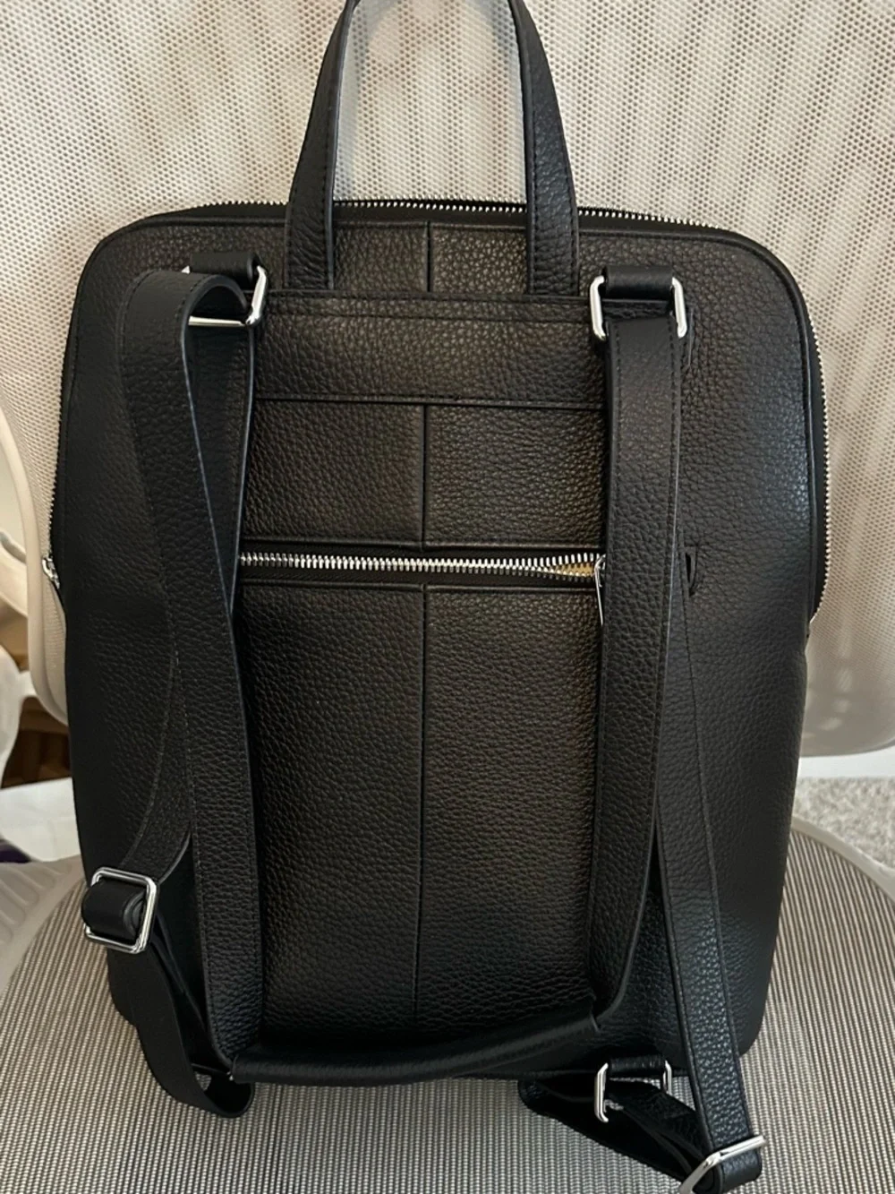 Quince Italian Leather Convertible Backpack - Picture 4 of 7